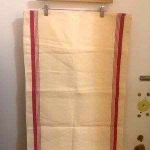 😍😍Like new 2 Libeco-Lagae red/ivory large tablerunners